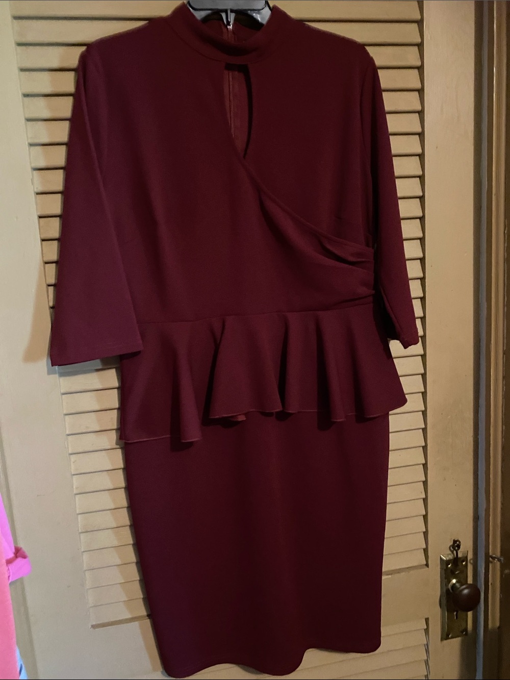 Miusol Burgundy Peplum Midi Dress with Keyhole